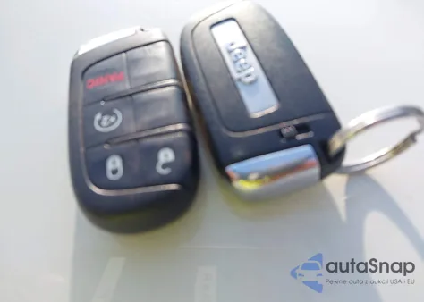 2021 Jeep Renegade Limited 4X4 z USA, uszkodzony, nr VIN ZACNJDD19MPM50692